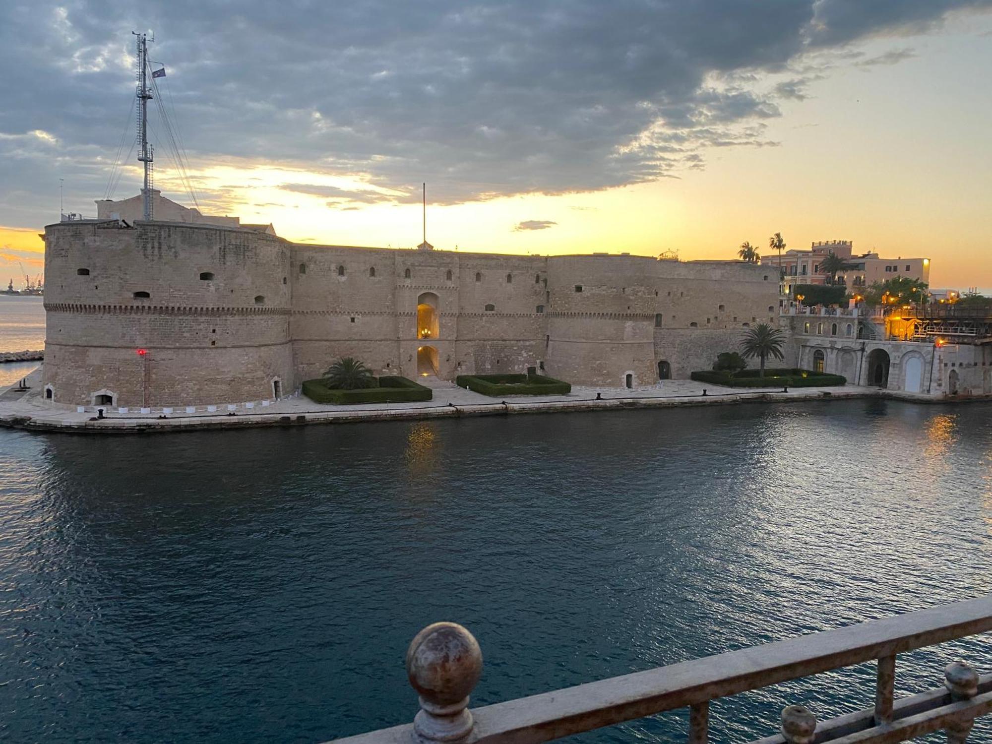 Appartamento Brezza Marina Taranto Esterno foto