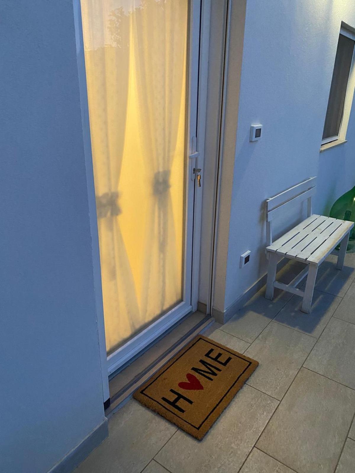 Appartamento Brezza Marina Taranto Esterno foto